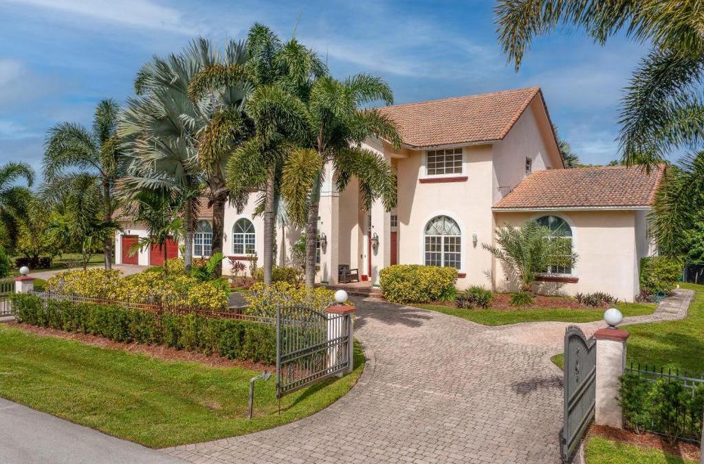 Plantation Villa | Plantation Acres Luxury Mansion & Private Pool