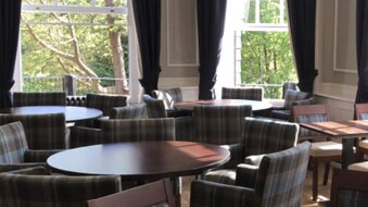 Capel-Curig Hotel | Plas y Brenin