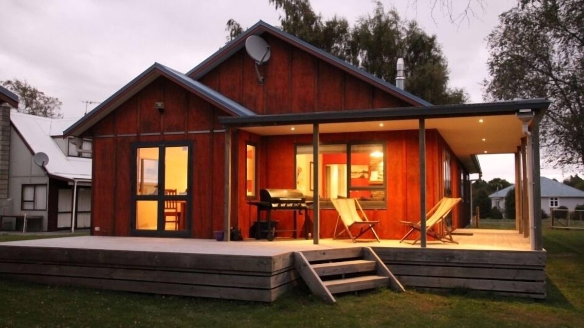 Rangataua House | PLATEAU COTTAGE modern and comfortable