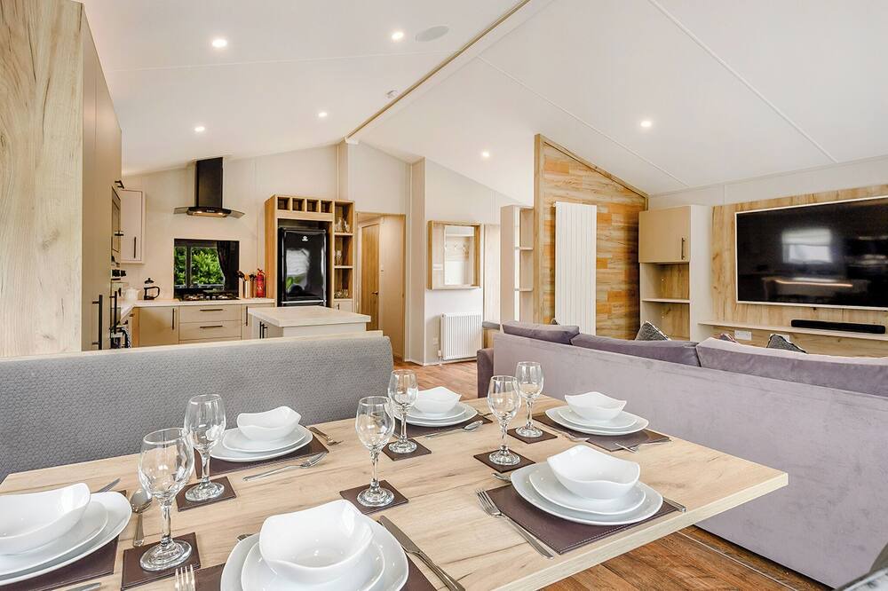Mablethorpe Ski Chalet | Platinum 3 Lodge (Pet)