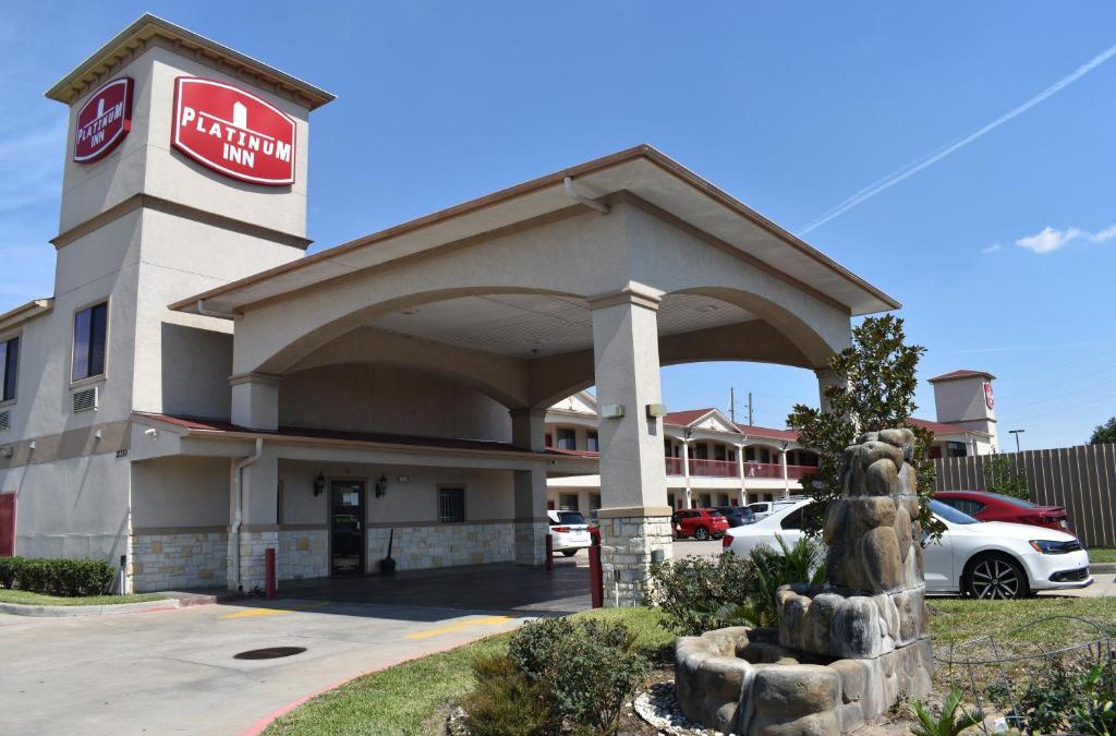 Barker Hotel | Platinum Inn Katy