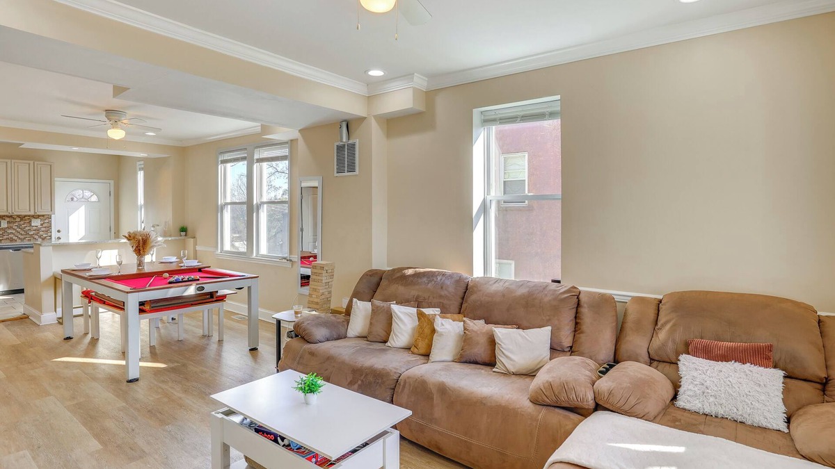 Frankford House | Play Pool or Relax on Deck: Baltimore City Escape!