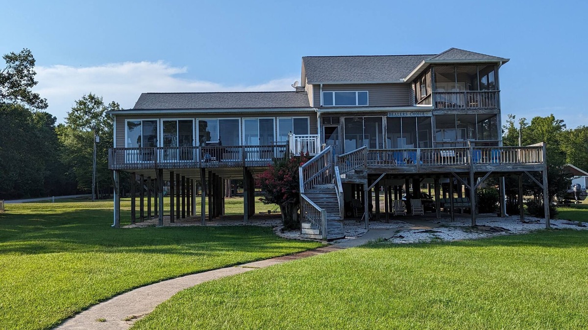 Liberty Hill House | Play Your Cards Right and Book This Dealer’s Choice Lake House Today!