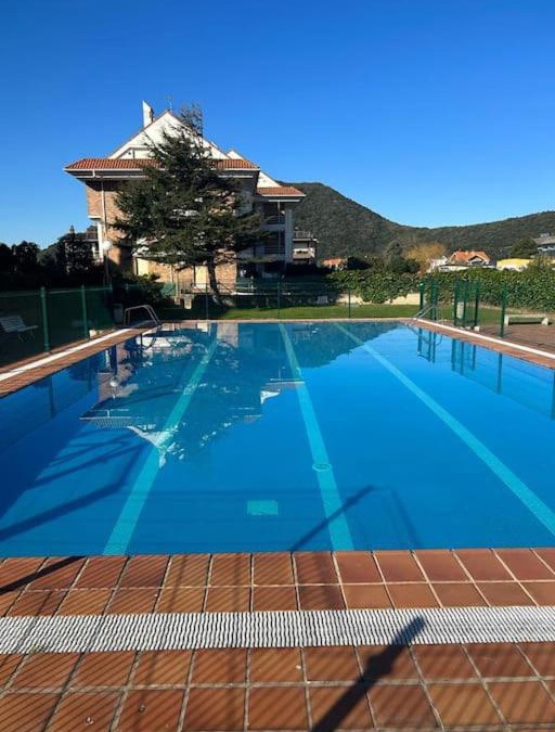 Santona Apartment | Playa de Berria -Apartamento con piscina y vistas al mar