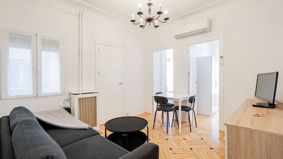 Moncloa - Arguelles Apartment | Plaza de España Madrid Centro (JAM472C)