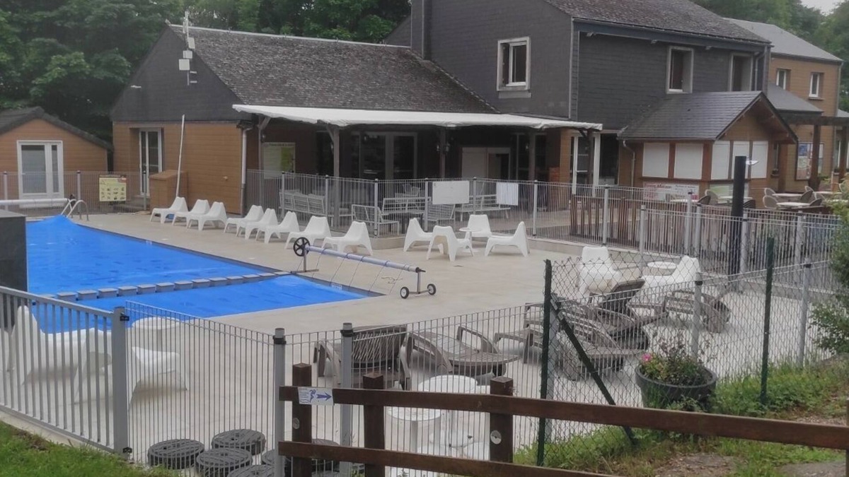 Besse-et-Saint-Anastaise House | Pleasant, functional mobile home in a 4* campsite