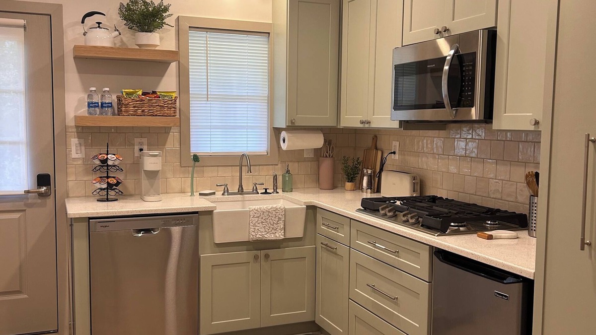 Hattiesburg House | Pleasant 1br/1ba house with AC in quiet, charming Hattiesburg neighborhood