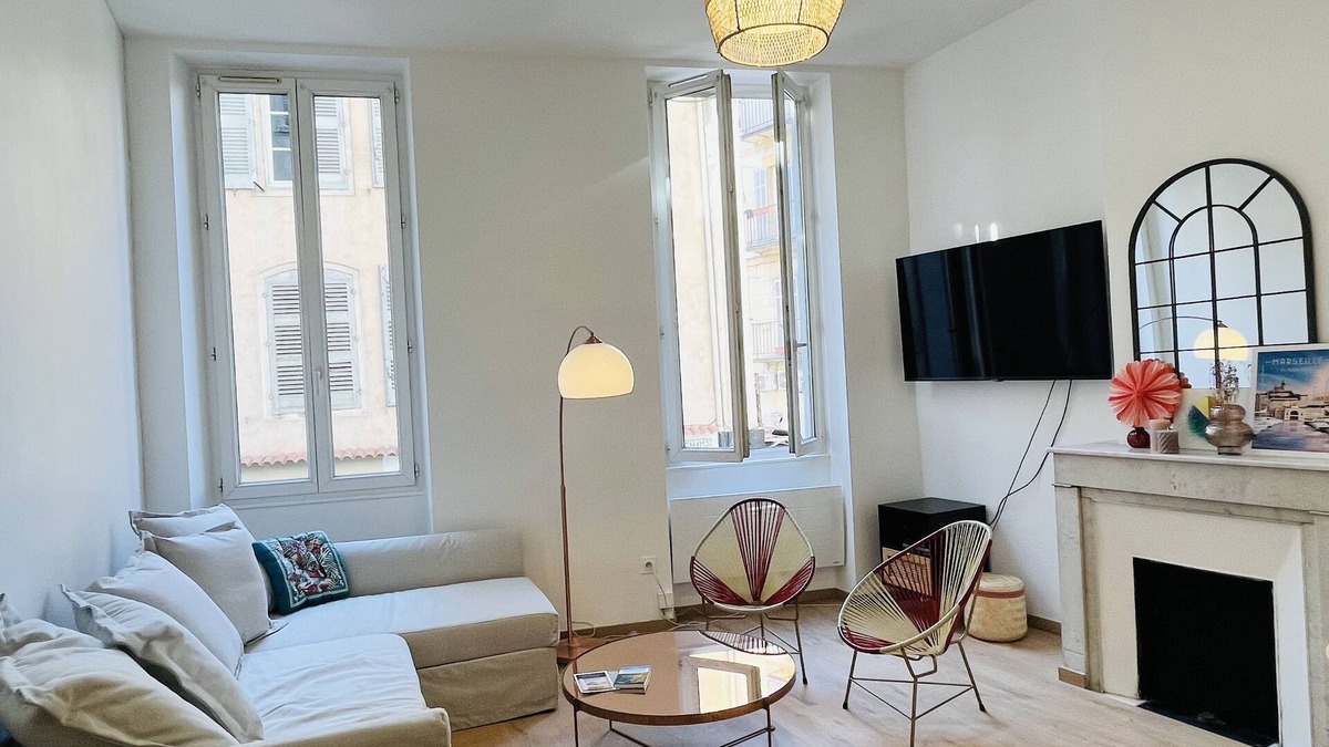 Le Camas Apartment | Pleasant 3-bedroom flat in the center of Marseille