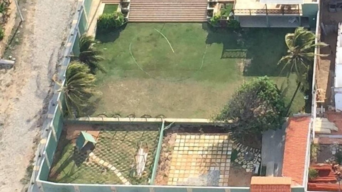 Tabuba House | Pleasant beach house with pool, terrace, deck and ocean views