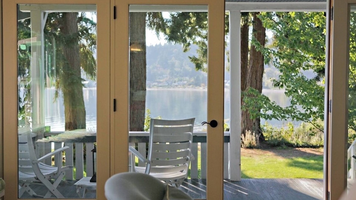 Bainbridge Island Cottage | Pleasant Beach Cottages Bainbridge Island Waterfront Beach House