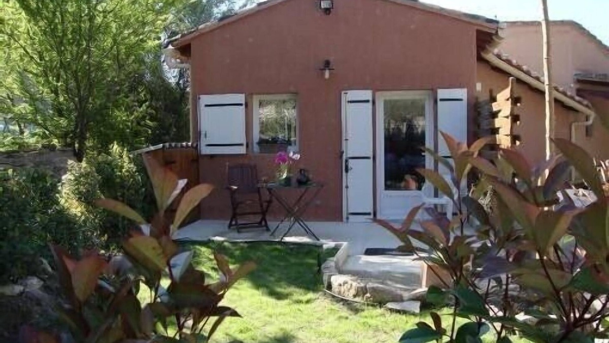 Velleron House | Pleasant contemporary cottage in the heart of Provence