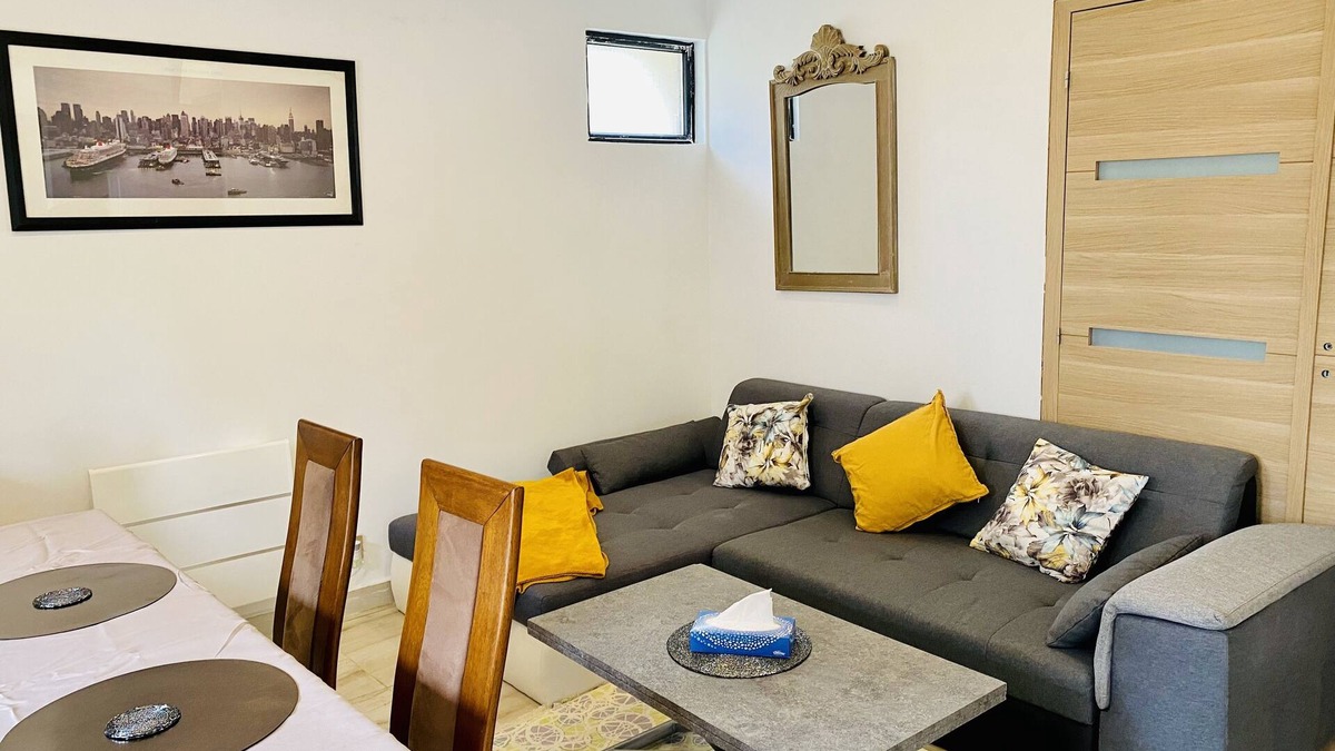 Centre House | Pleasant duplex, air conditioning and garden