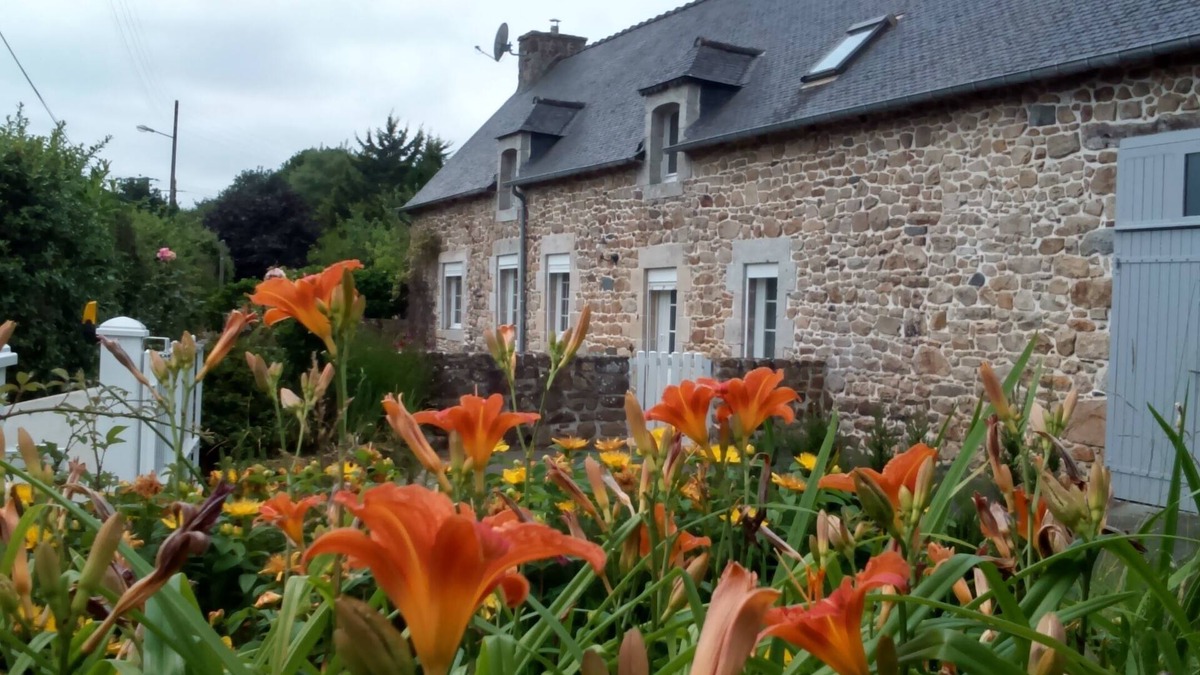 Plouagat House | Pleasant farmhouse between land and sea