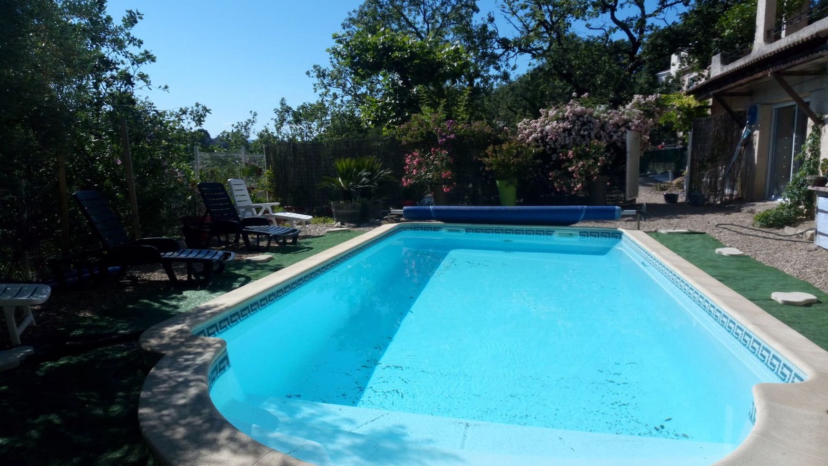Ners House | Pleasant house in the middle of oaks with swimming pool. At the foot of the Cévennes.