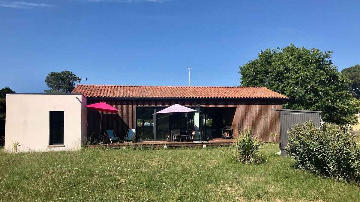 Maubuisson House | Pleasant modern air-conditioned villa - Lake 200m-12 sleeps -Maubuisson center