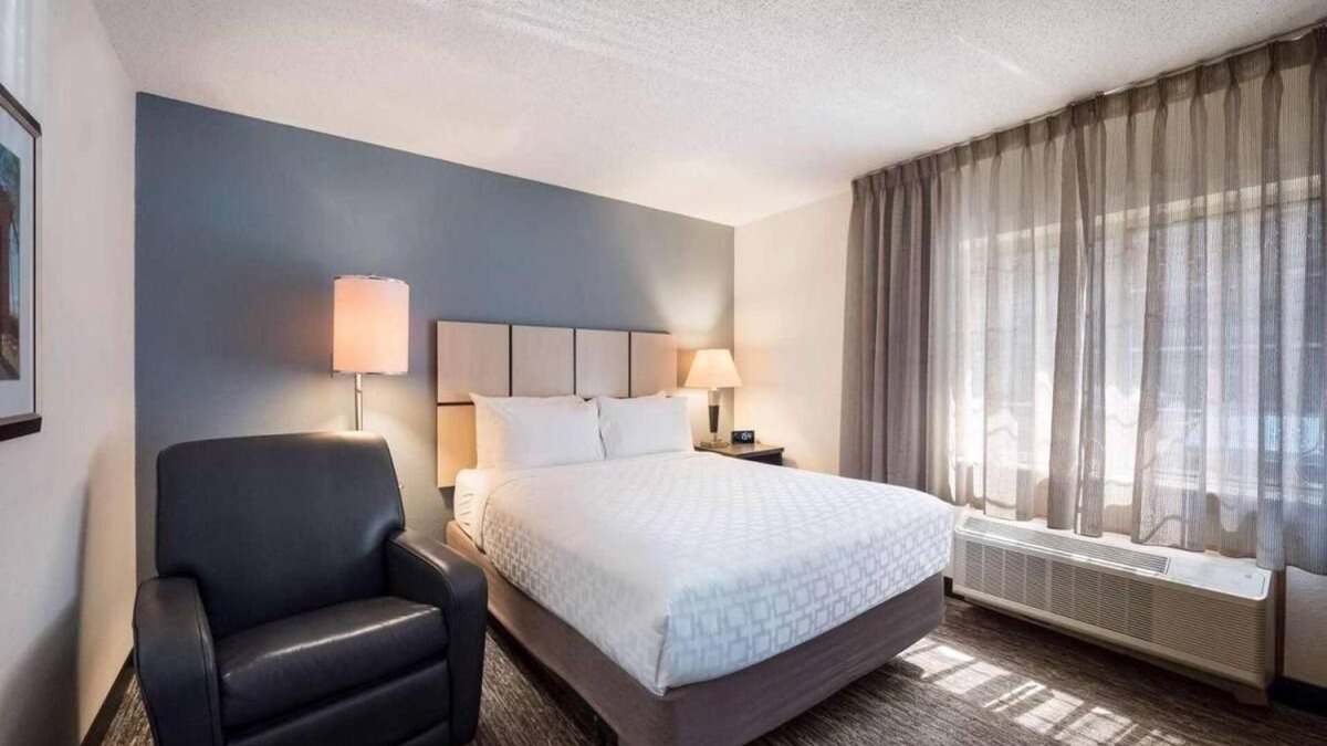 Schiller Park Hotel | Pleasant Stay! FOUR Pet-friendly 1BR Suites with Full Kitchen, Free Shuttle!