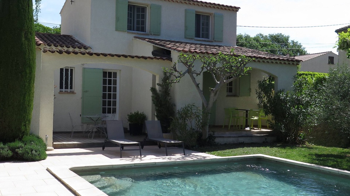 Apt Villa | Pleasant villa with garden and private pool