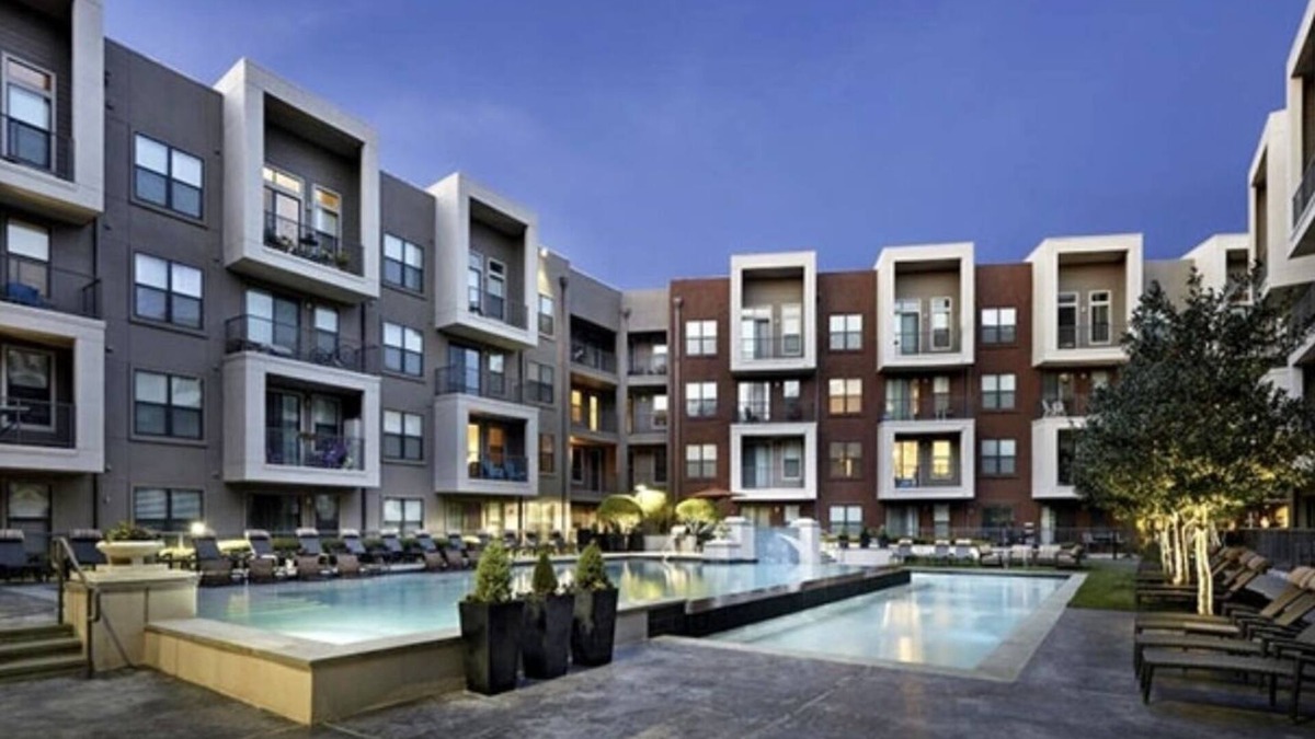 Dallas Design District Apartment | Pleasurable 2 bedroom apartment—downtown dallas!