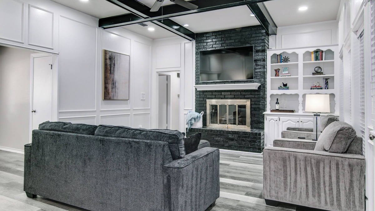 Texarkana House | Plenty of space for family gatherings or business meetings