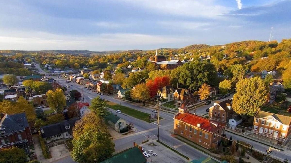 Hermann Apartment | Plenty room for relaxing and downtown location to walk around!