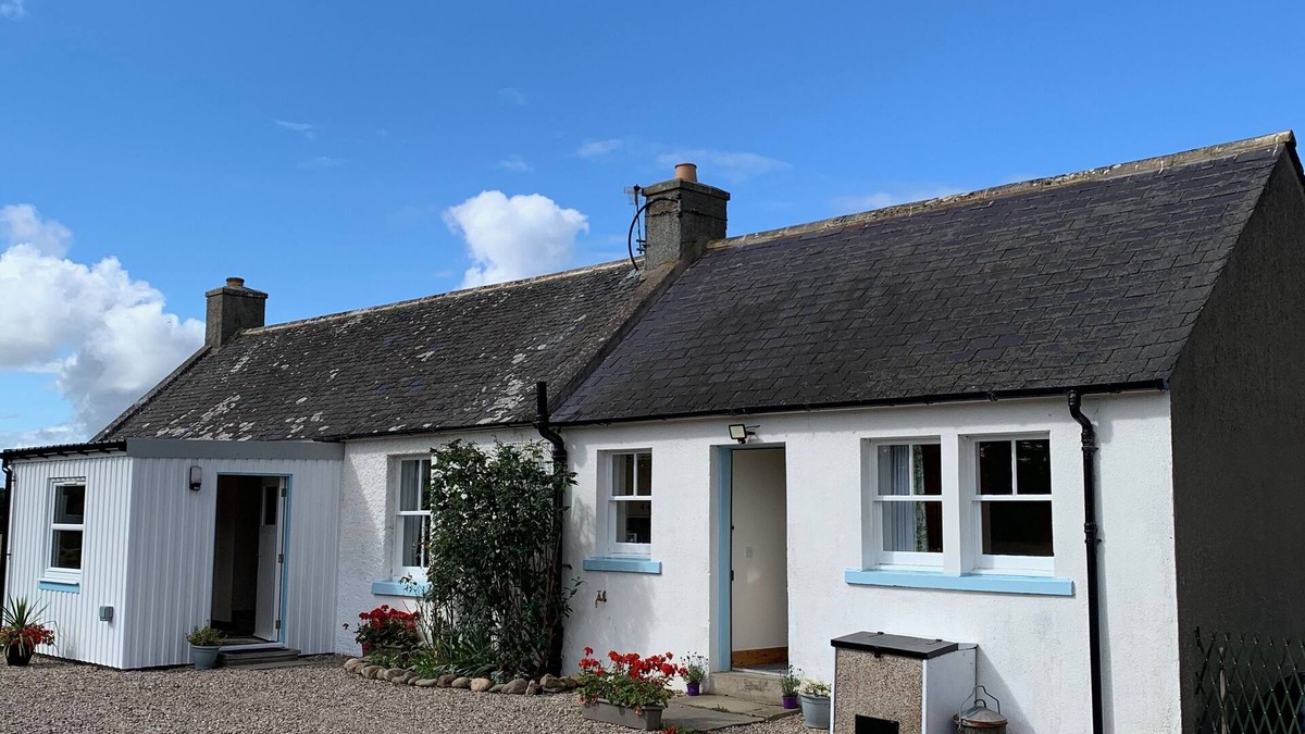 Forres Cottage | Ploughmans Cottage - a rural that sleeps 4 guests in 2 bedrooms