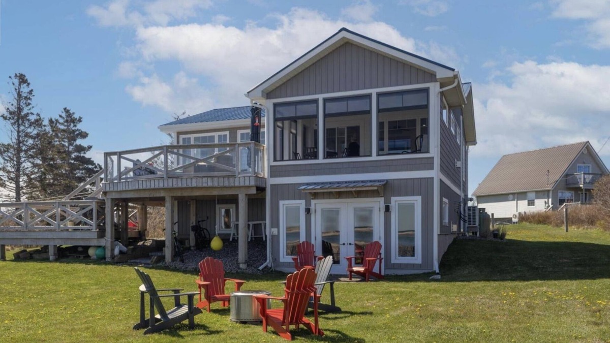 Morell Cottage | Plover Dunes: Modern, family/golf beachfront retreat on breathtaking P.E.I.