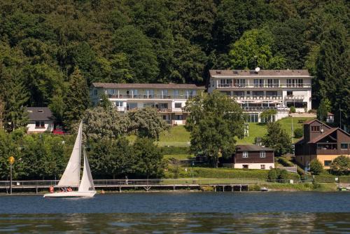 Waldeck Hotel | PlusNaturHotel direkt am Ederseeufer Waldhotel Wiesemann und Ferienapartments