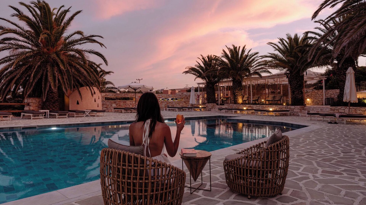 Logaras Hotel | Pnoi Hotel