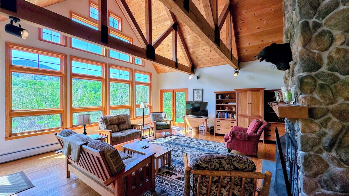 Franconia House | PO Private home across from Cannon! Stunning patio w/fire pit, gorgeous fireplace!