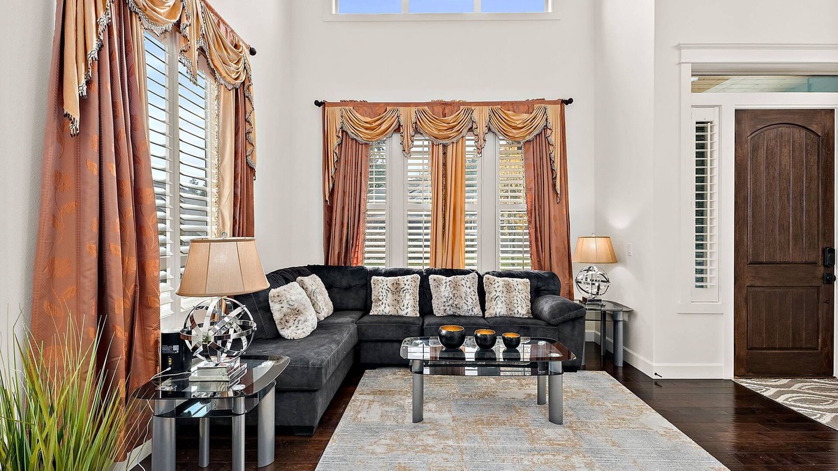 Port Orchard House | PO2: ORCHARD VILLA