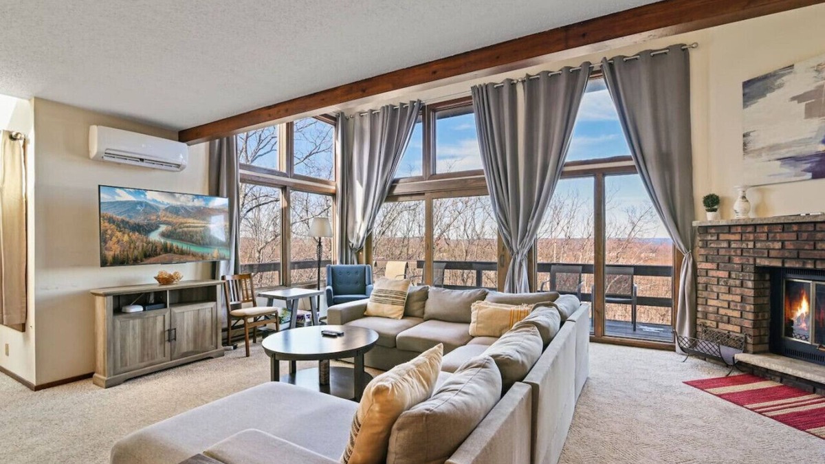 Tannersville House | Pocono Mountains Camelback Retreat-Stunning Views