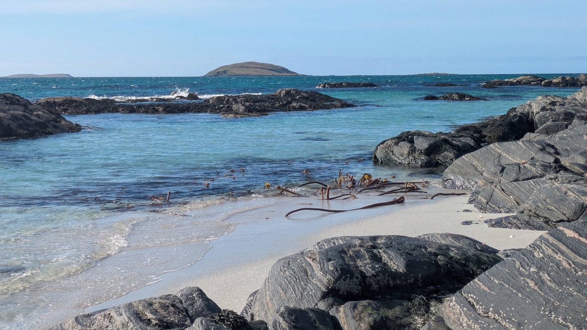 Eriskay Ski Chalet | Pod Beag beside the sea, Isle of Eriskay