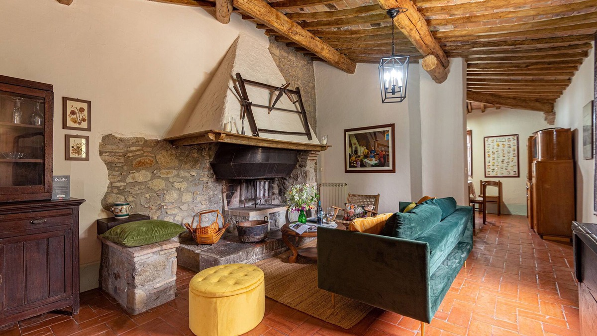 Radicofani Cottage | Podere Colombaio - Verbena chalet in historical Podere in Val d'Orcia