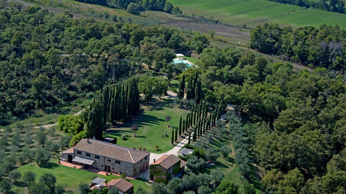 Santarello House | Podere Le Pozze, between green style and suggestions.
