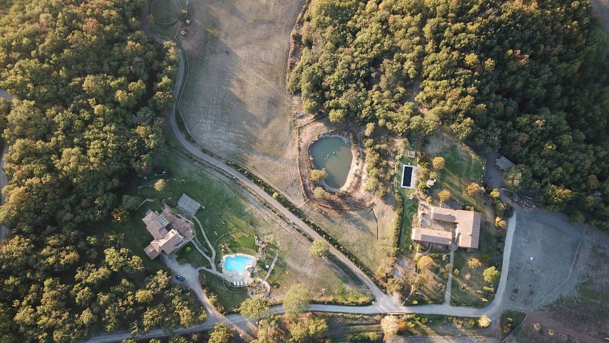 Castiglione d'Orcia House | Podere Vignalunga is 48 hectares property with 2 main villas plus 2 annex