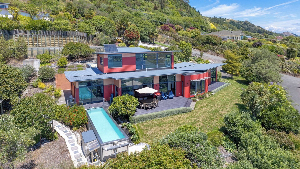 Richmond House | Pohutukawa House - Modern Home with Swimming Pool and Stunning Panoramic Views
