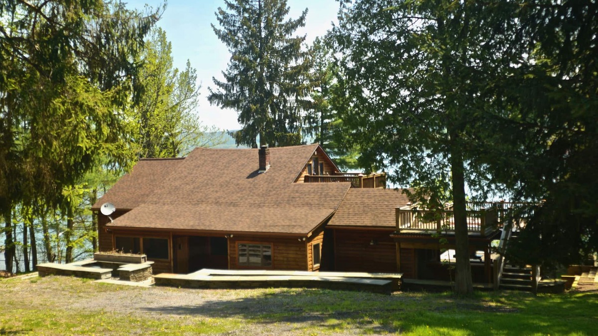 Cooperstown - Otsego Lake House | Pointe of View on Otsego Lake. 4 Bedrooms, 4 Bathrooms, 6 miles from Cooperstown