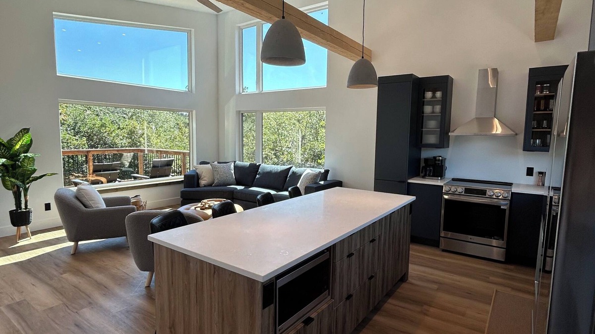 Wentworth Ski Chalet | Pointer Creek Chalet; Across the Street from Ski Wentworth; with a Hot Tub