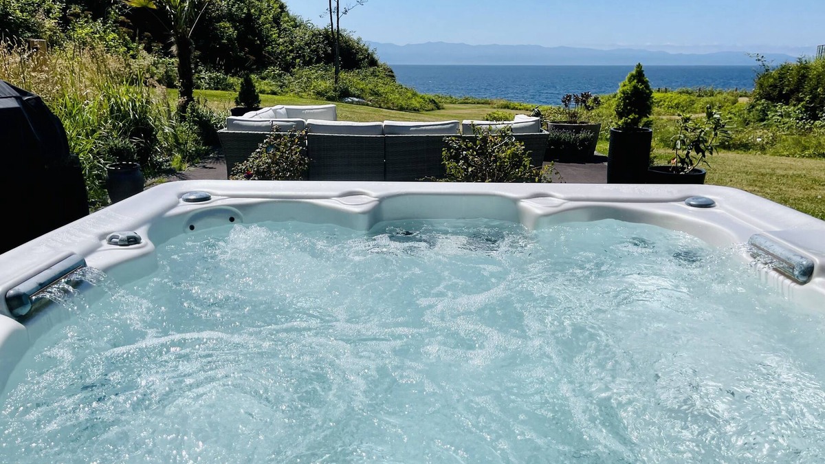 Juan de Fuca Electoral Area House | Points West Oceanfront Resort 2 Bed Suite