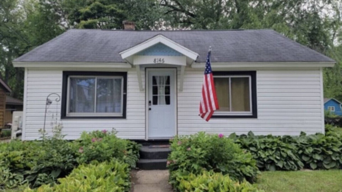 Paw Paw Lake Cottage | Pokagon Cozy Lakeview Cottage