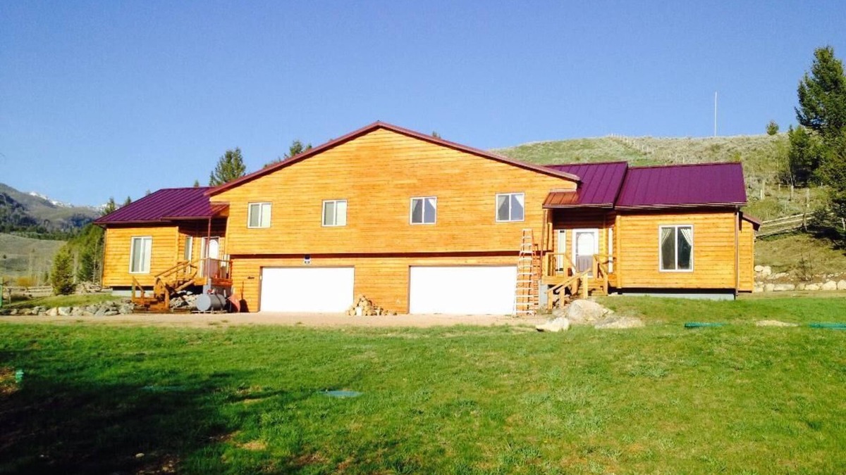 Polaris House | Polaris Paradise Maverick, Entire townhouse in scenic Polaris, MT