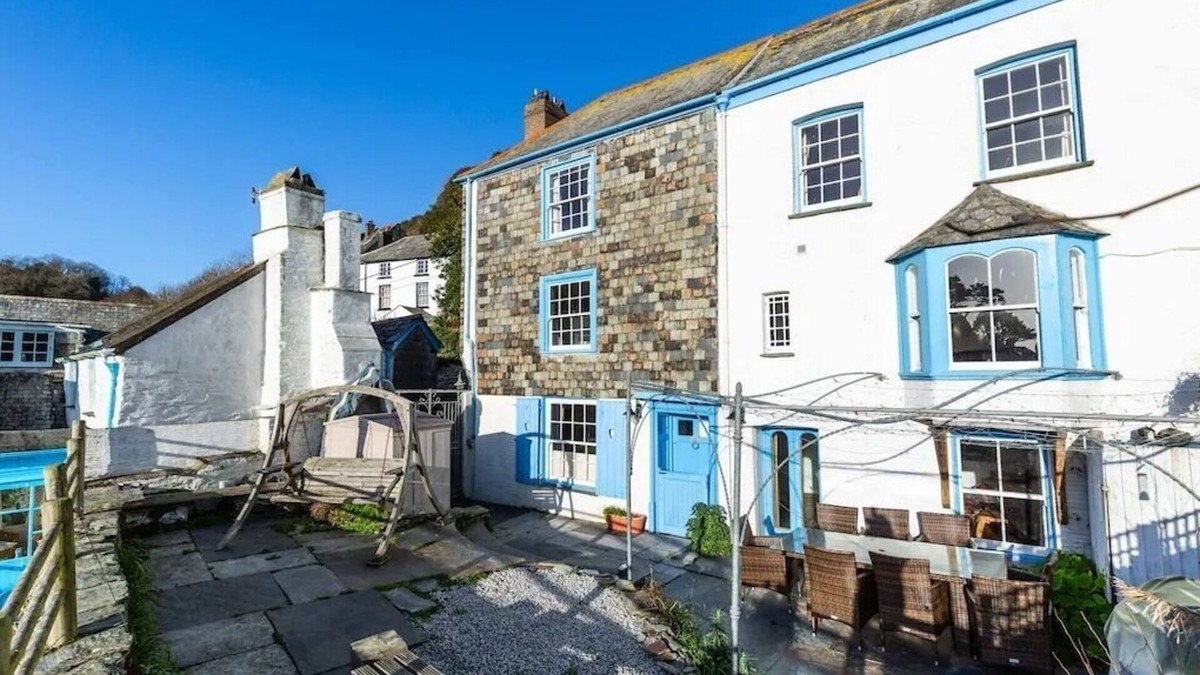 Polperro House | Polperro House. Sleeps 10. 2 parking spaces, dog friendly, stunning sea views
