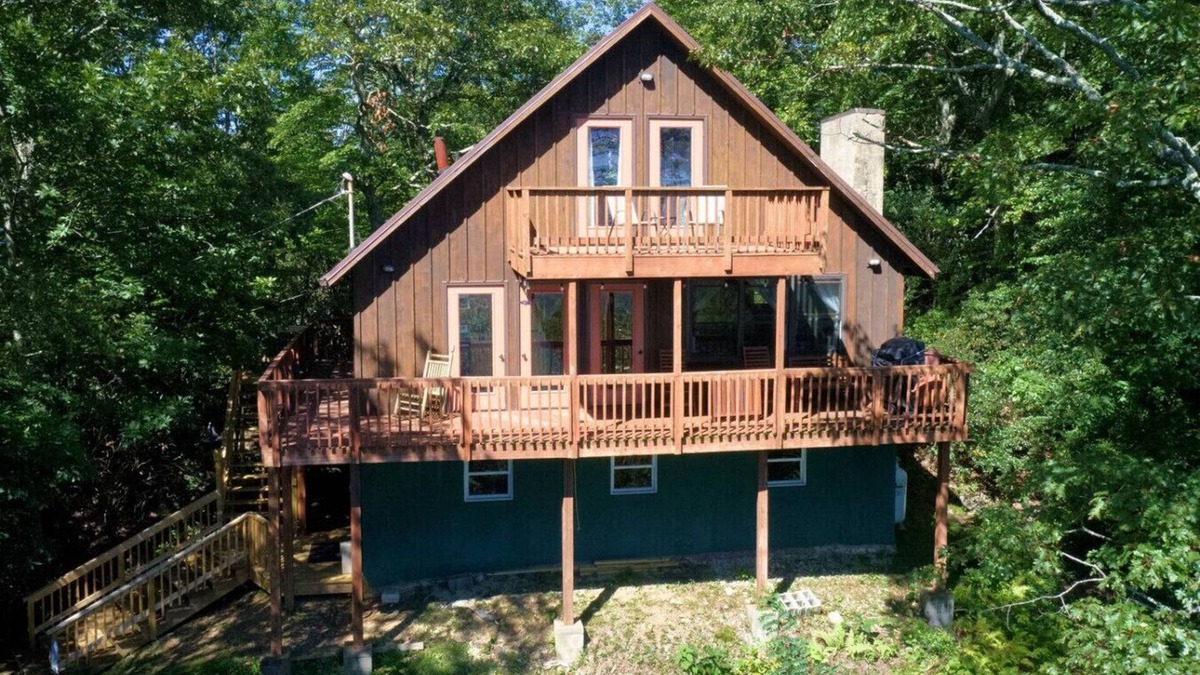 Burks Fork Cabin | Pontificator`s Perch Cabin by Buffalo Mtn Getaway