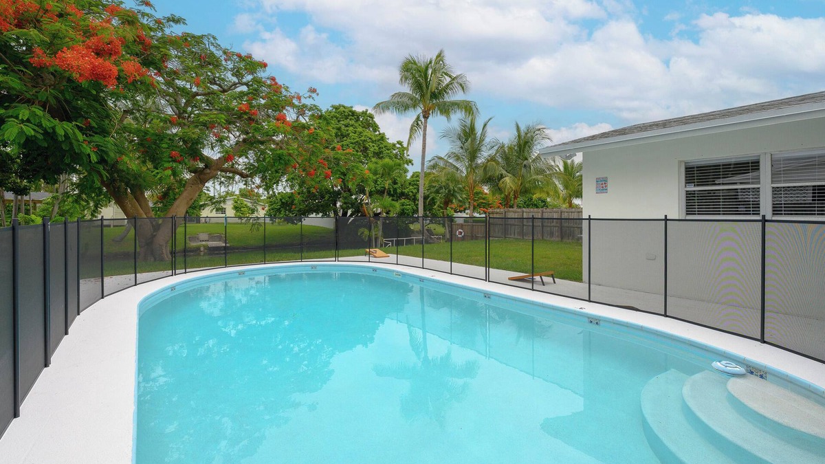 Cutler Bay House | Pool,4-bedroom house ,family friendly, canal front