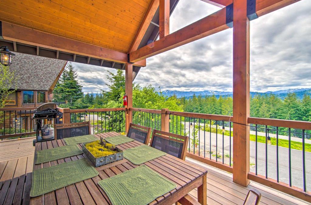 Ronald House | Pool Access Cle Elum Mtn-View Cabin with Game Room