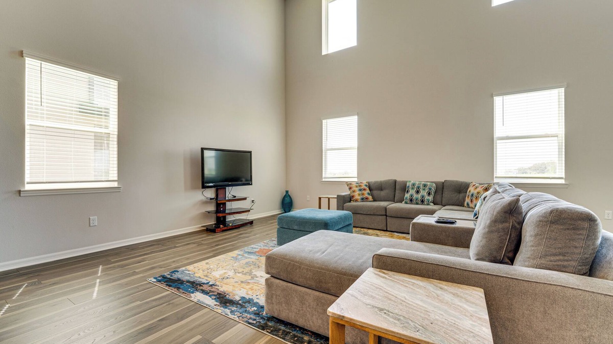 St. Cloud House | Pool Access: Family Gem w/Views in St Cloud!