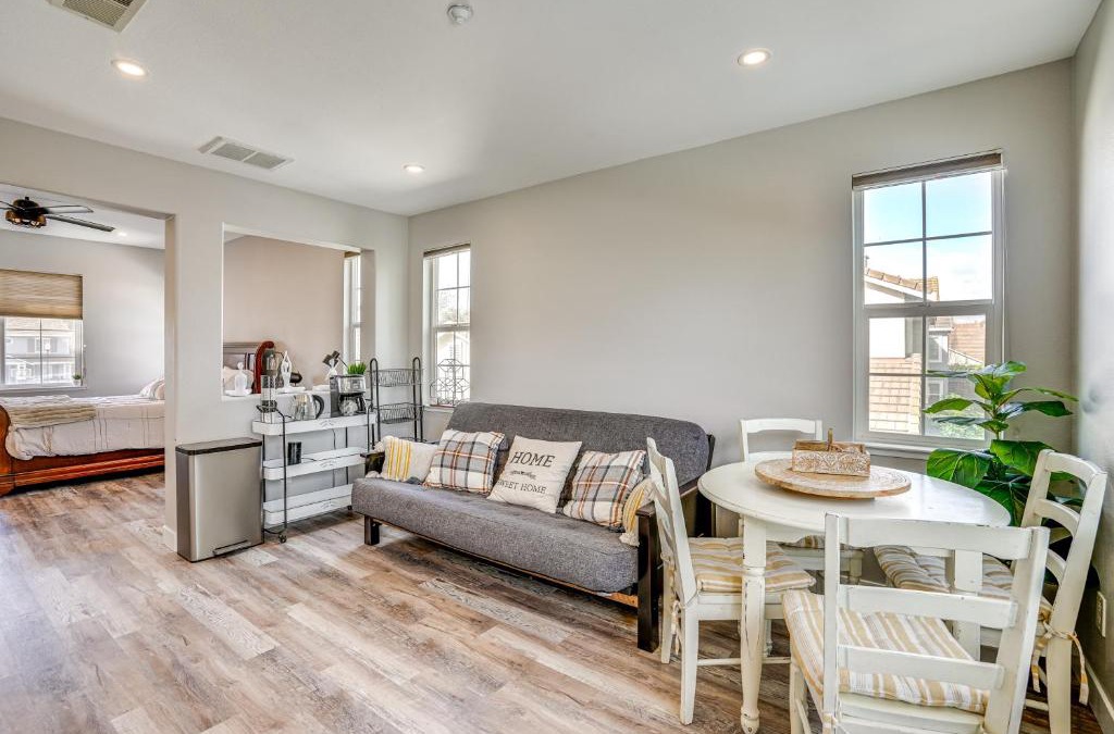Brentwood Apartment | Pool and Hot Tub Access Extended Stay in Brentwood!