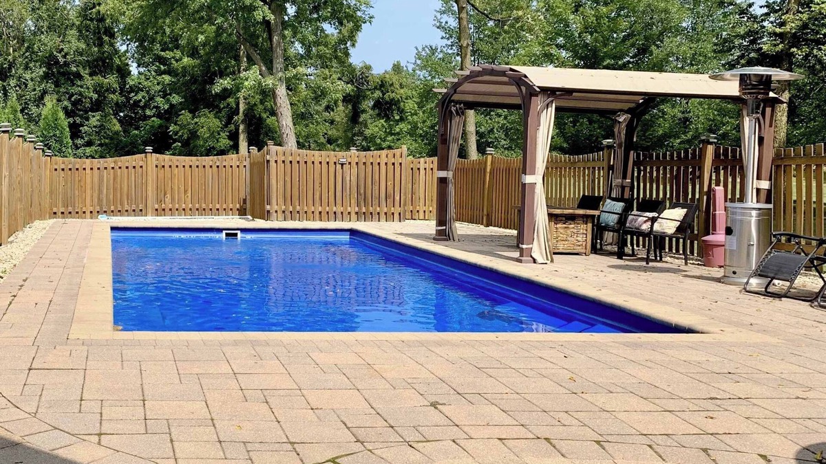 Rockford House | Pool, Arcade, Hot Tub and more @16th and Aldeen