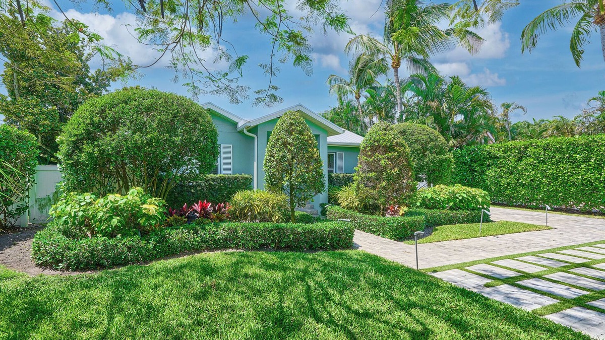 Lake Ida Shores House | Pool & Guest House in the Heart of Delray Beach