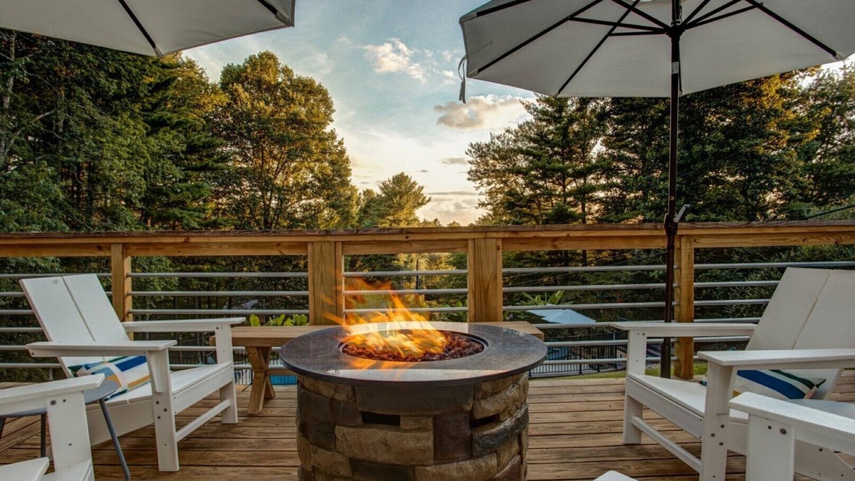 Hendersonville House | Pool Haus - SPECTACULAR property, Hot Tub, Private Pool; Asheville Destination!